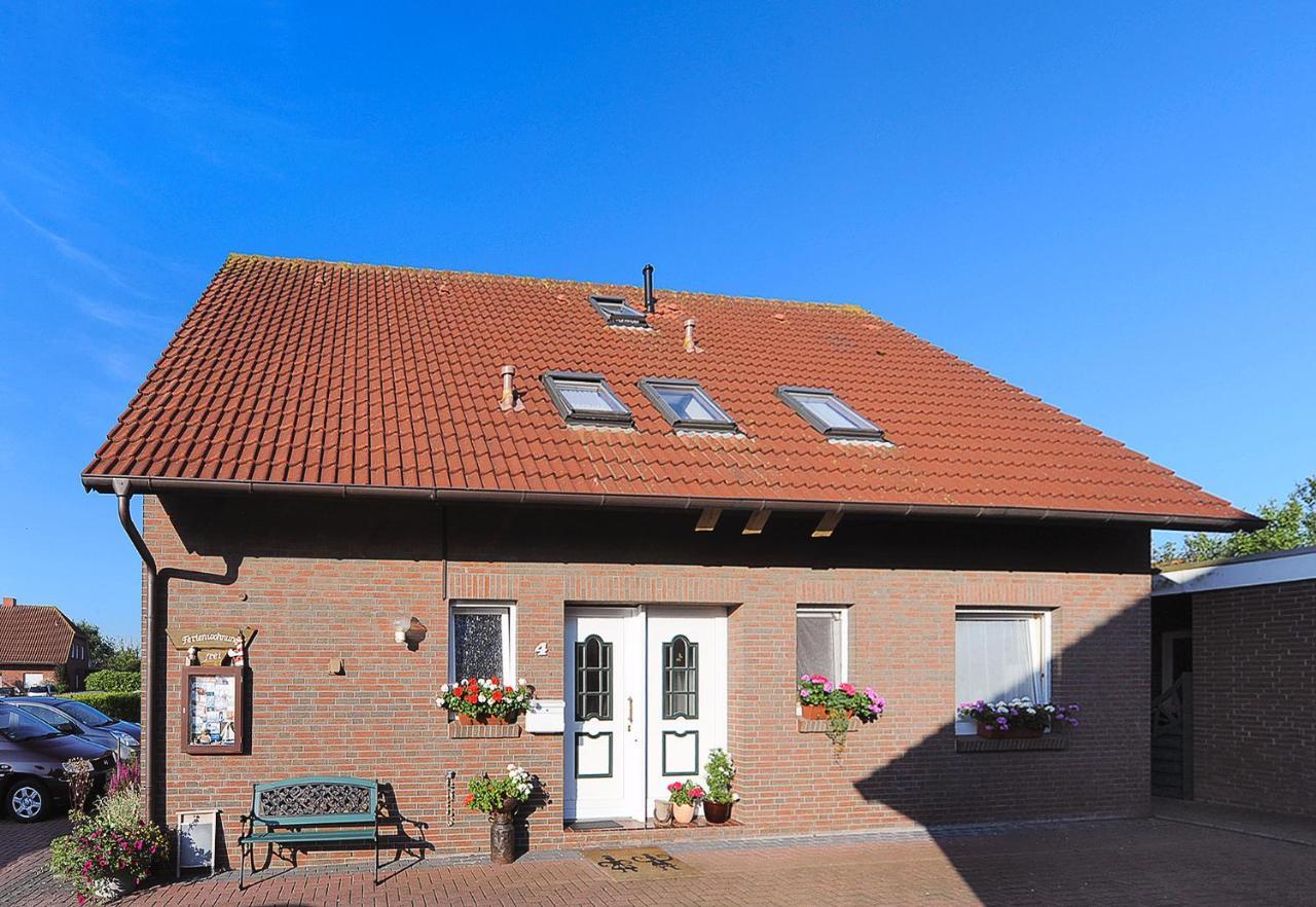 Ferienwohnungen im Haus Herrmann Neuharlingersiel Exterior foto