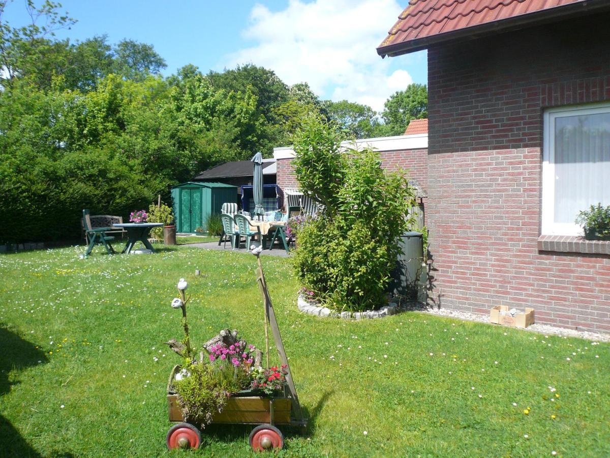 Ferienwohnungen im Haus Herrmann Neuharlingersiel Exterior foto